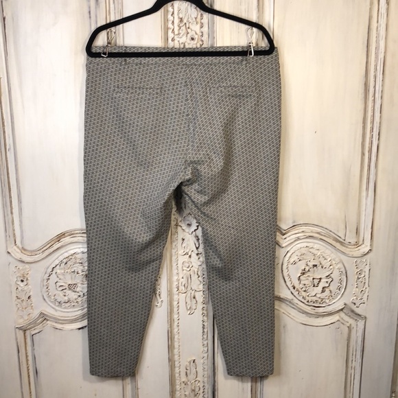 Betabrand Pull On Gray Patterned Knit Tapered Leg Pants Size XL Petite - Picture 7 of 10
